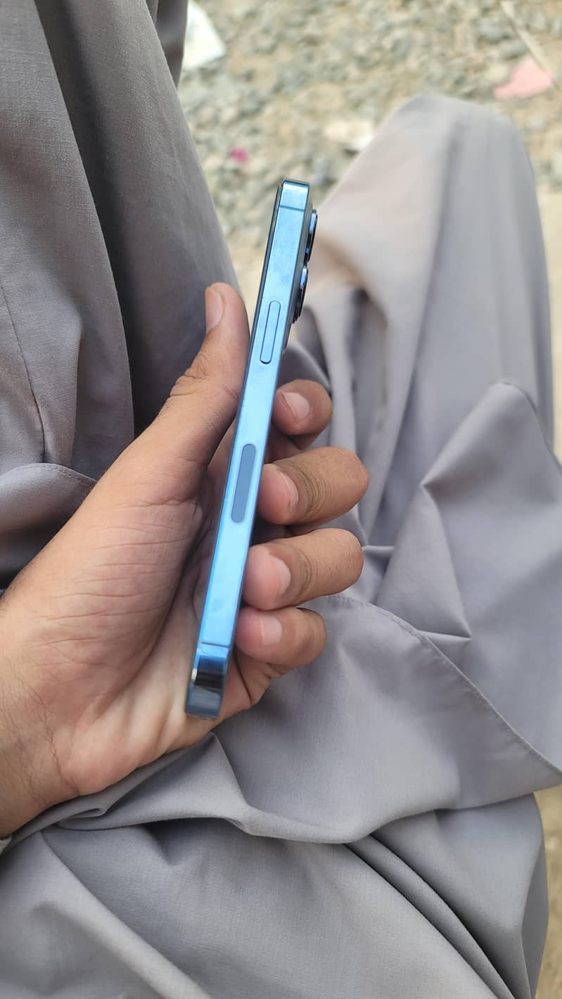 iphone 13 pro 2