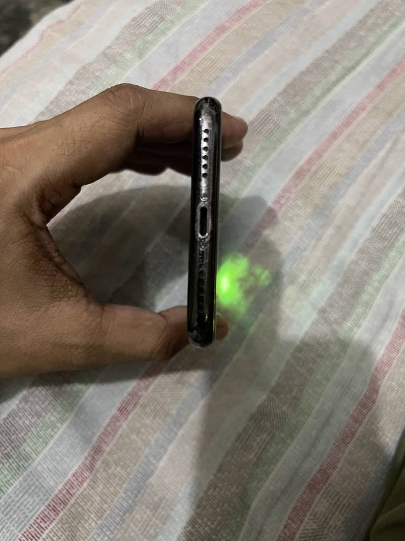 Apple iPhone X 5