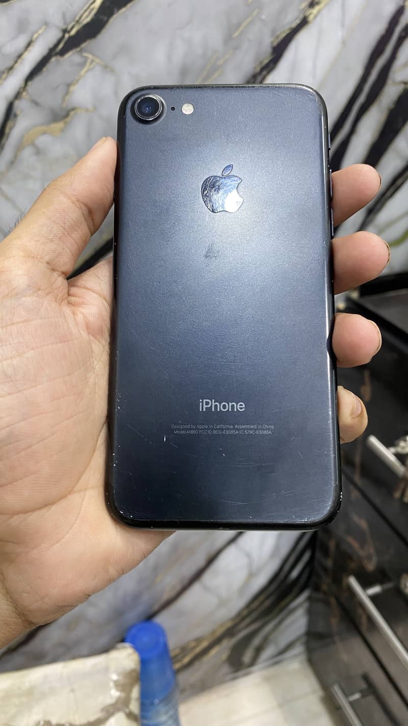 Apple iPhone 7 0