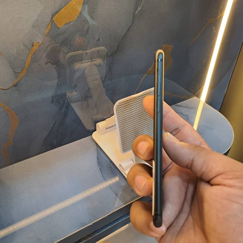 Apple iPhone 7 2