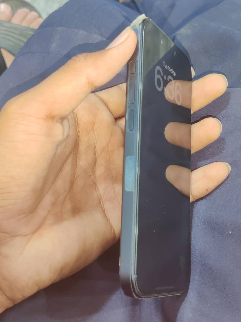 Apple iPhone 15 Pro 3