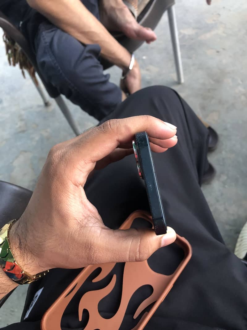 Apple iPhone 13 1