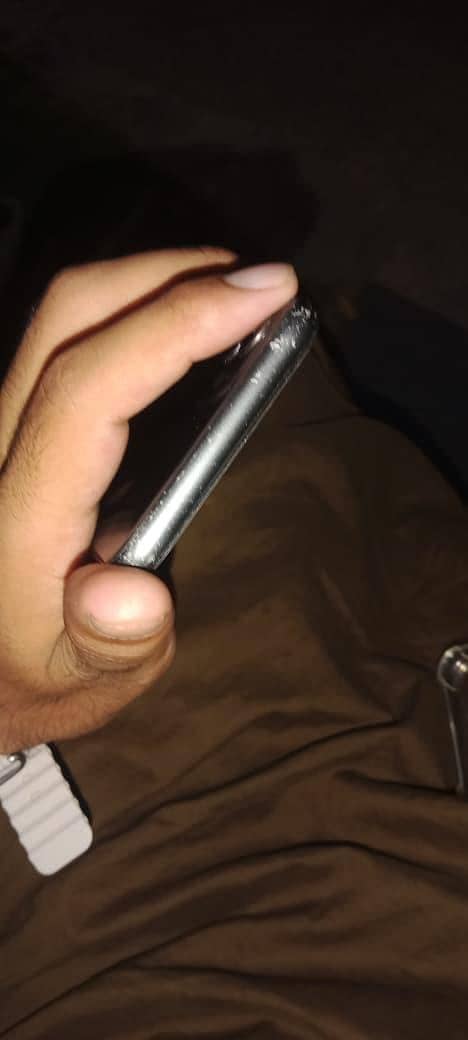 Apple iPhone 11 0