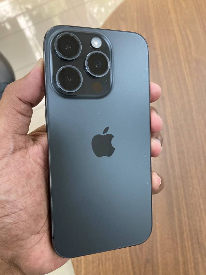 Apple iPhone 15 Pro 0