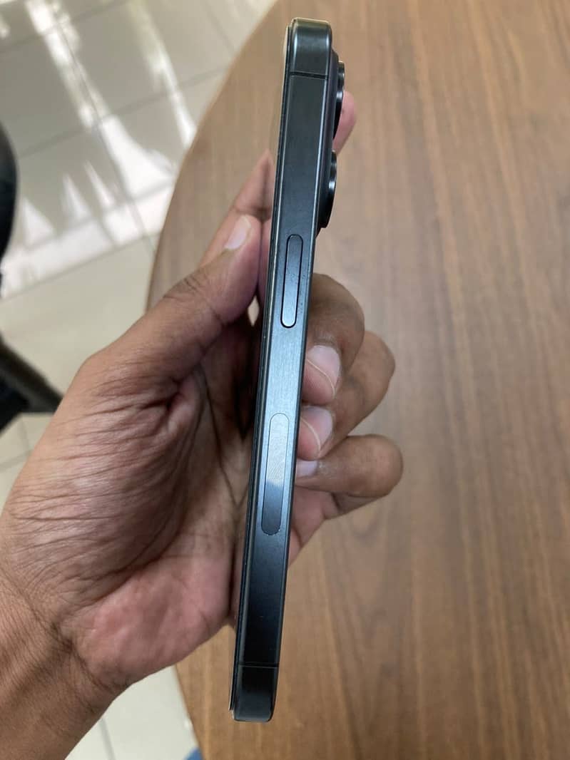 Apple iPhone 15 Pro 1