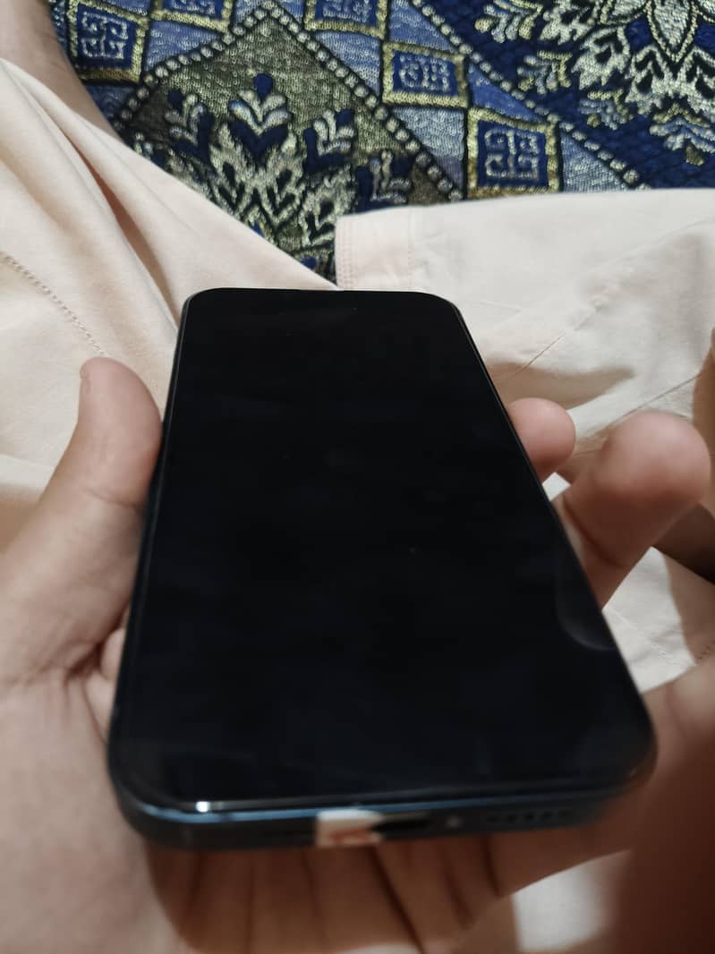 Apple iPhone 13 3