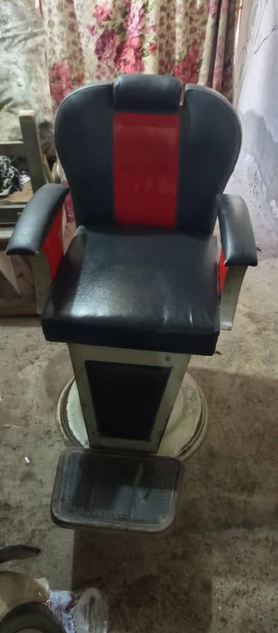 Salon Chair and Shelfes Set