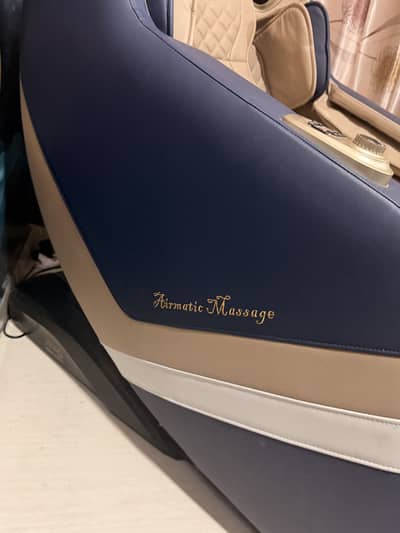 Zero Lifestyle Massage Chair Sapphier Pro U-Deluxe Slightly Used