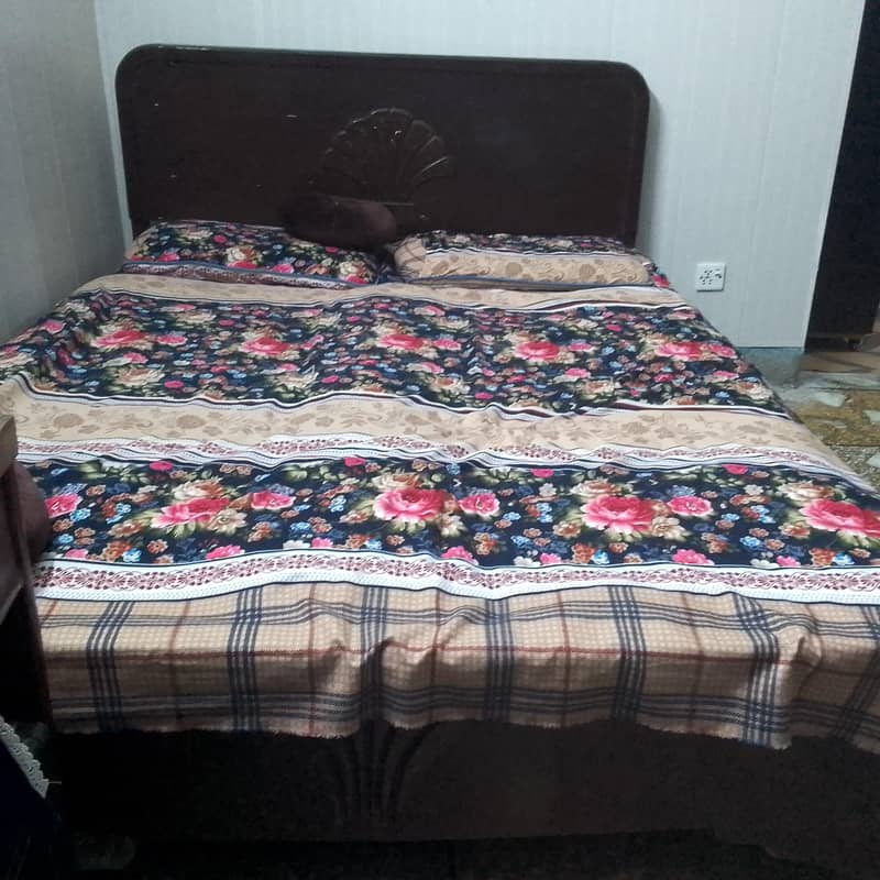 Queen bed 1