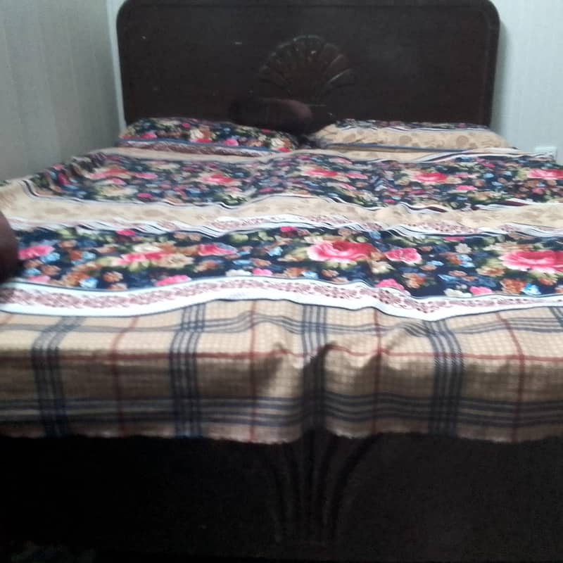 Queen bed 2