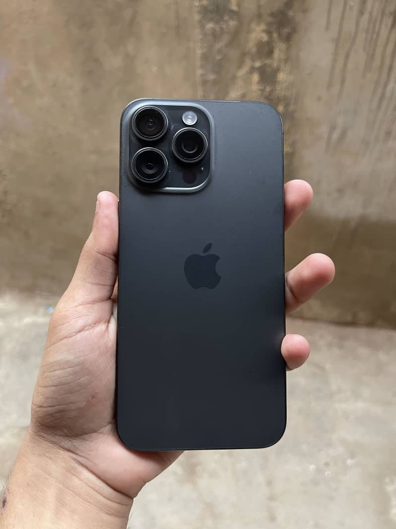 Apple iPhone 15 Pro Max 0