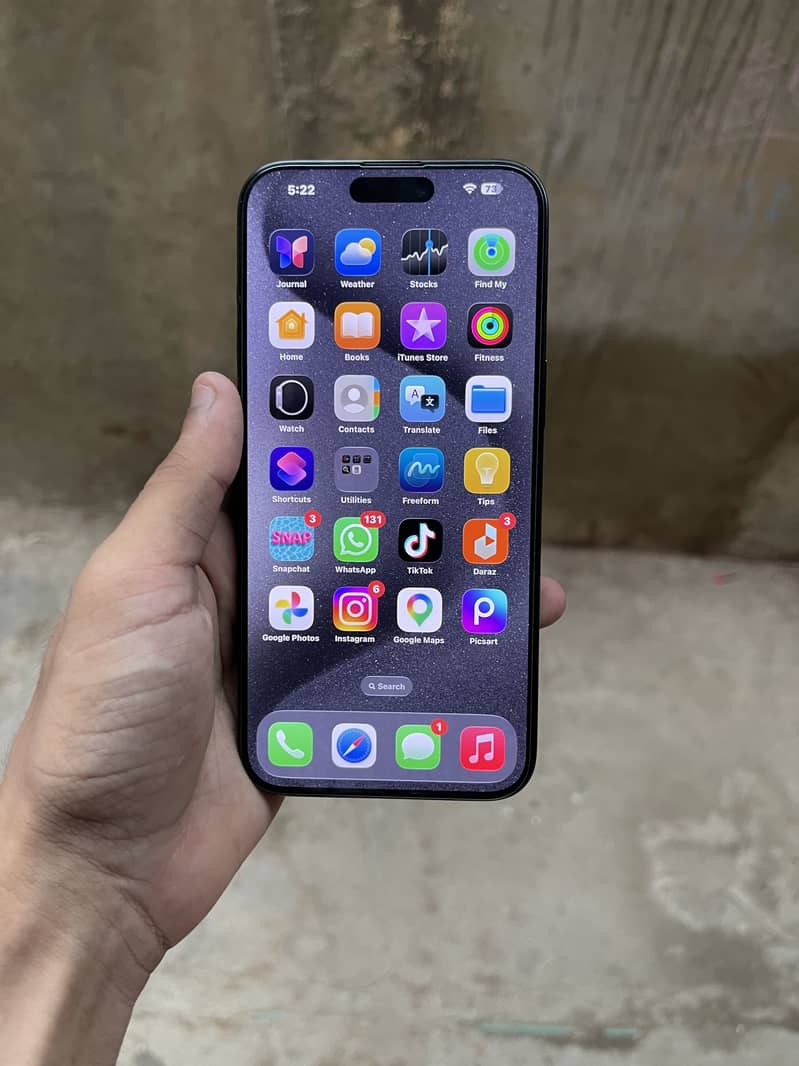 Apple iPhone 15 Pro Max 6