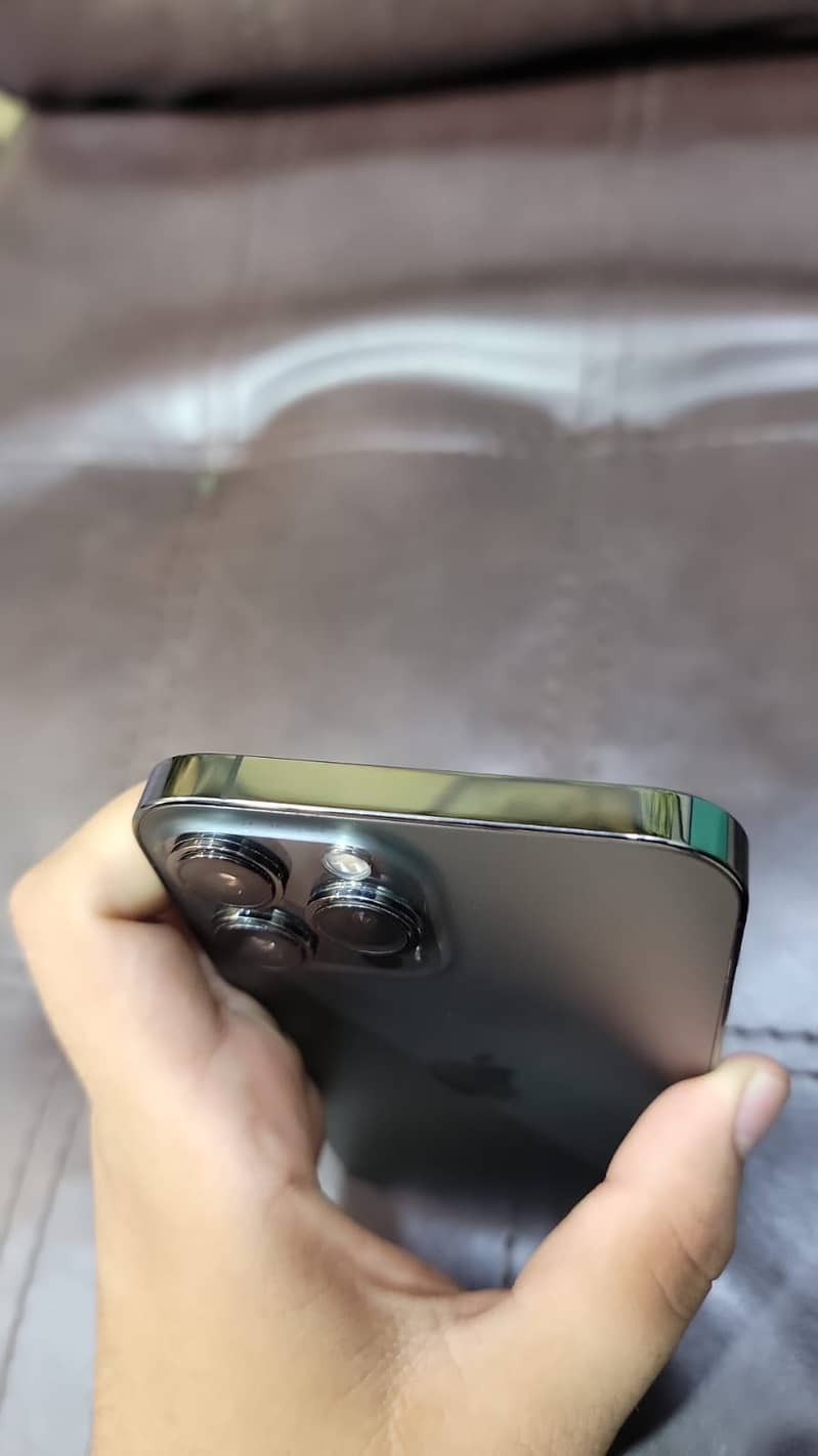 Apple iPhone 13 Pro Max 6