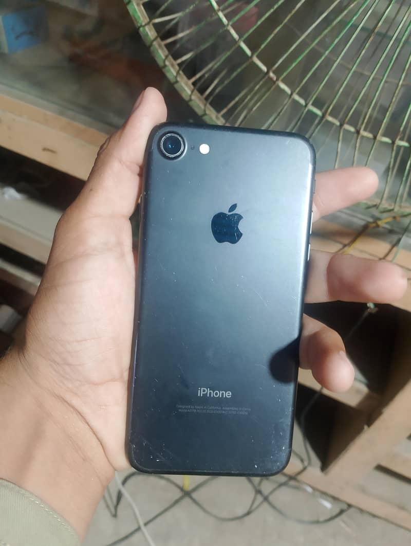 Apple iPhone 7 Plus 1