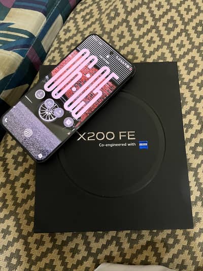 Vivo X200 FE
