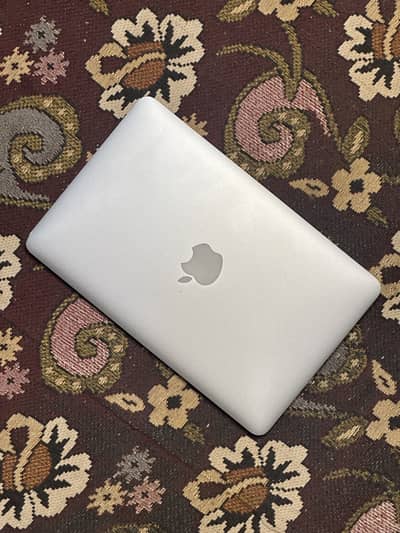 Apple MacBook Air 2015 11inch display