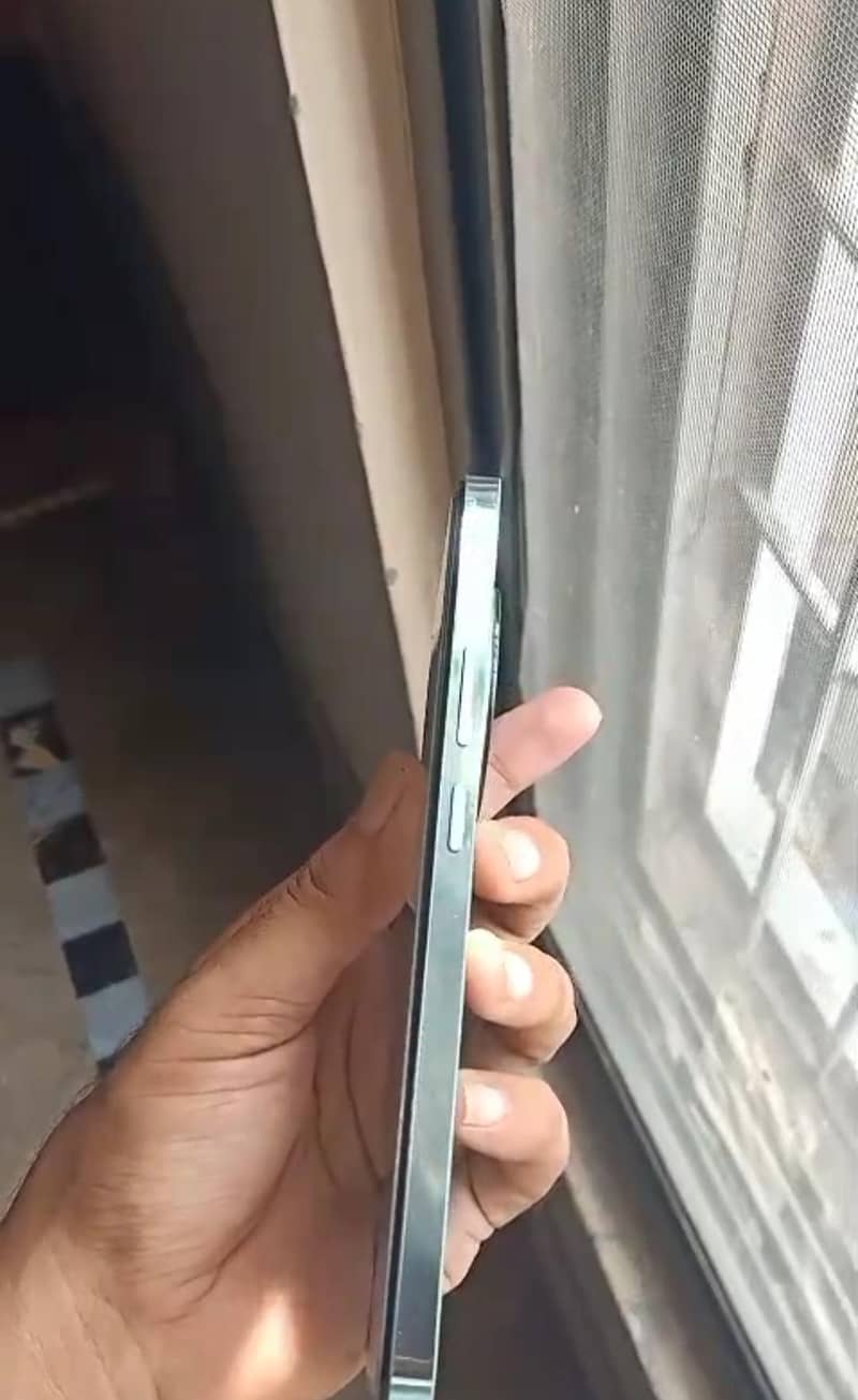 Realme 12 Plus 2