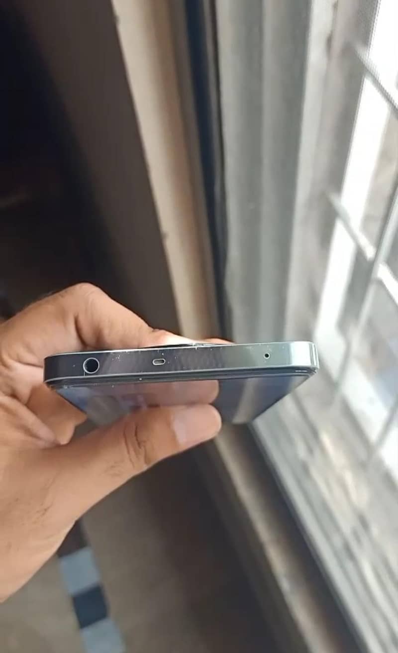Realme 12 Plus 4
