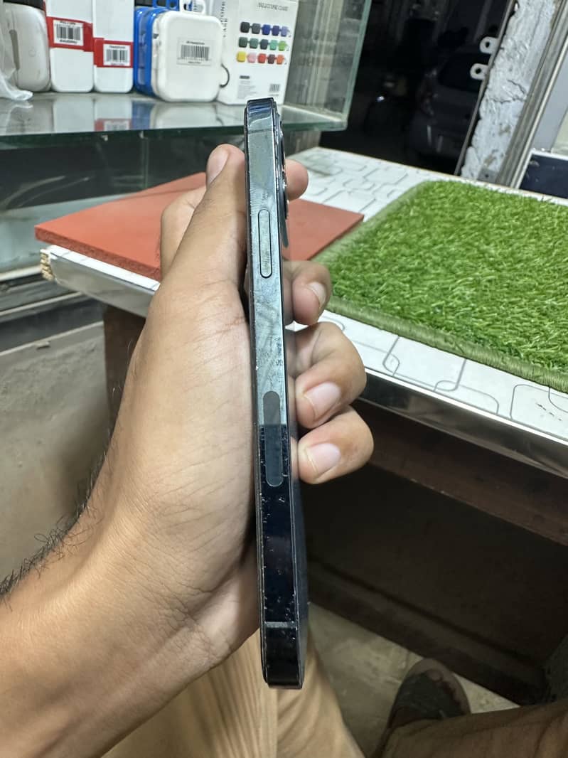 iPhone 12 Pro 6