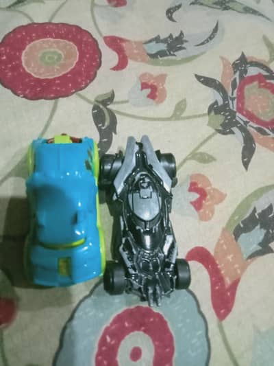 Hot wheels car is beautiful two piece car colour one card green