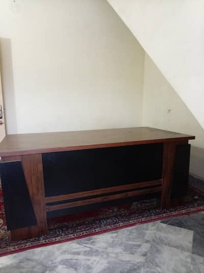 Manager Table and chairs