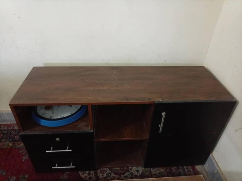 Manager Table and chairs 2