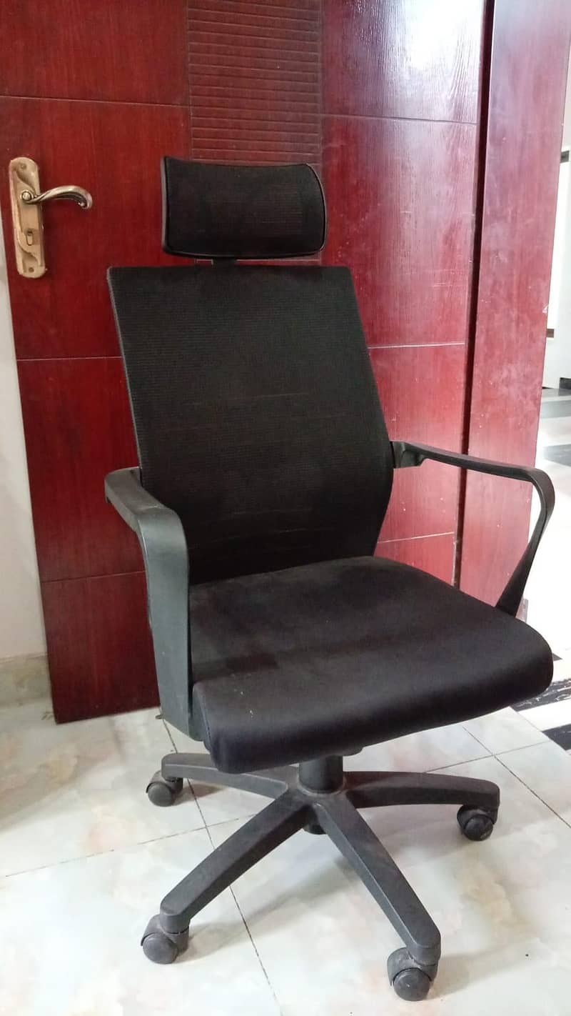 Manager Table and chairs 6