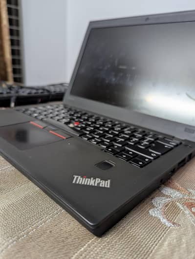 Lenovo Thinkpad intell i5 7th generation with 16Gb ram