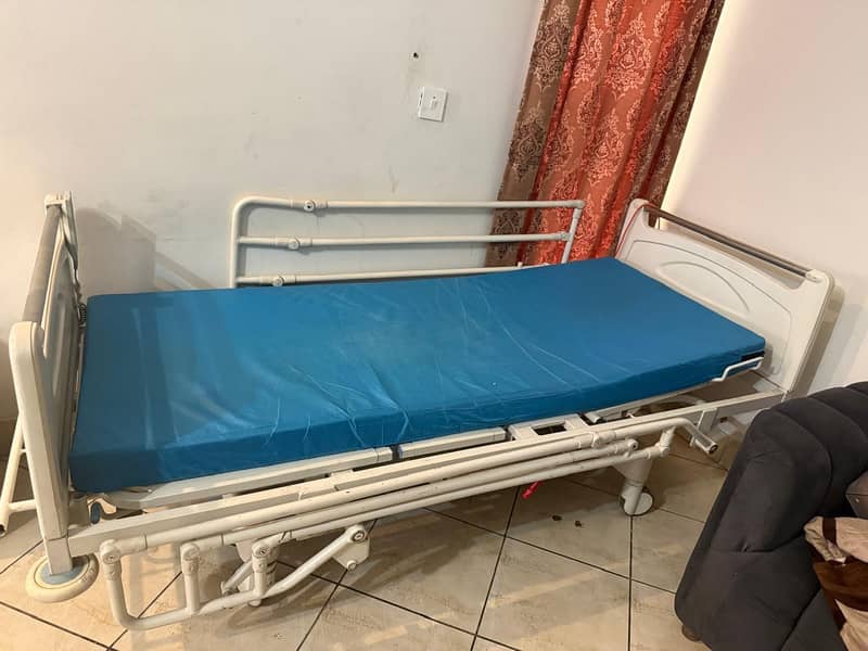 Foldable Bed For Patients 0