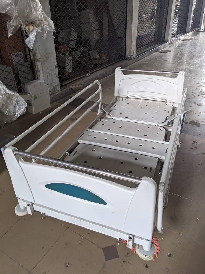 Foldable Bed For Patients 4