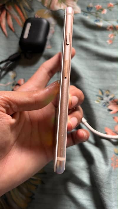 Apple iPhone 8     03224174248
