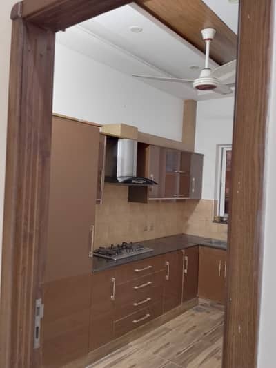 4 Marla upper portion for rent paragon city
