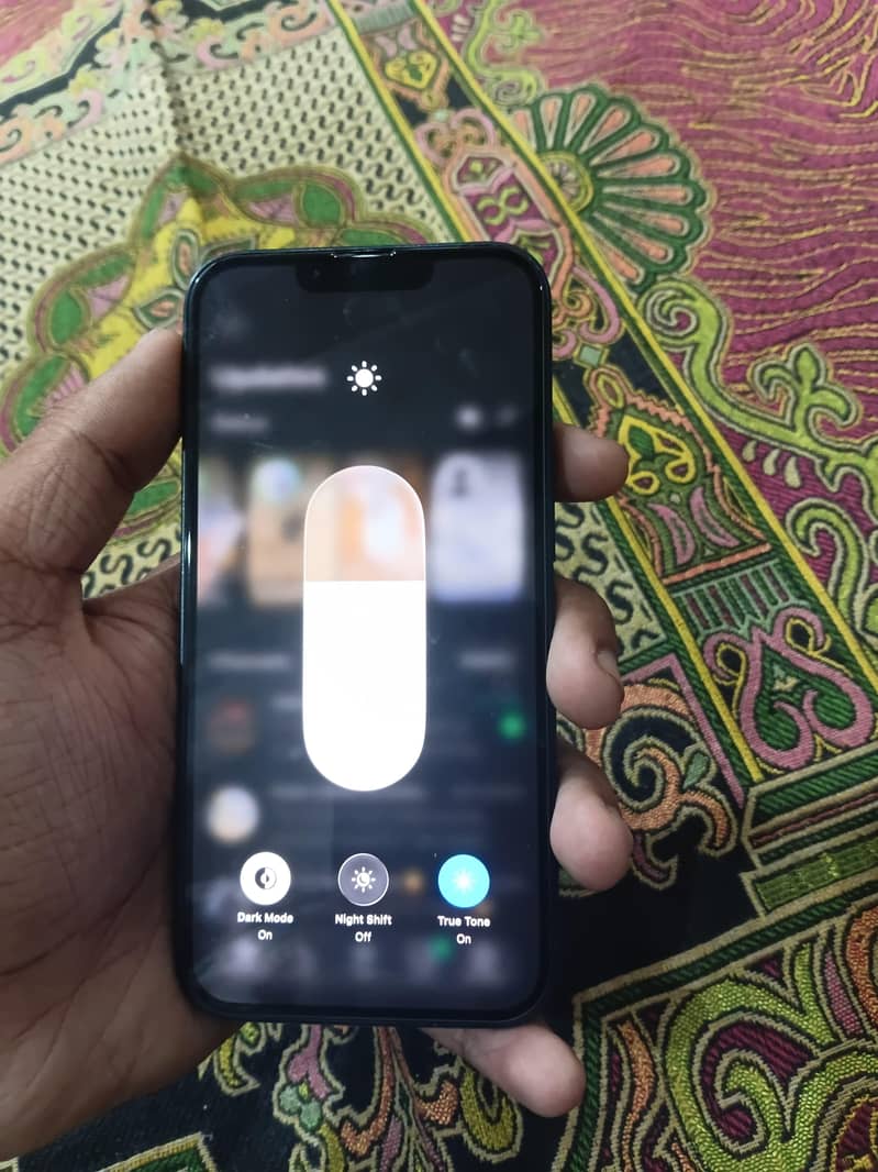 Apple iPhone 13 4