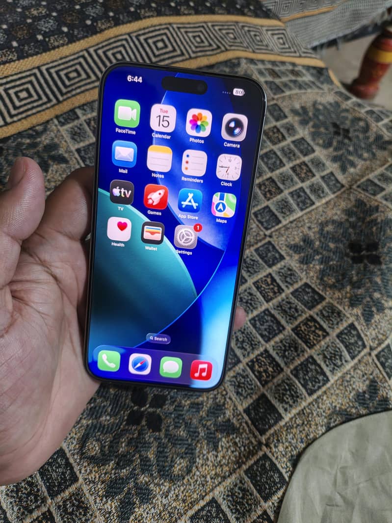Apple iPhone 15 Pro Max 4
