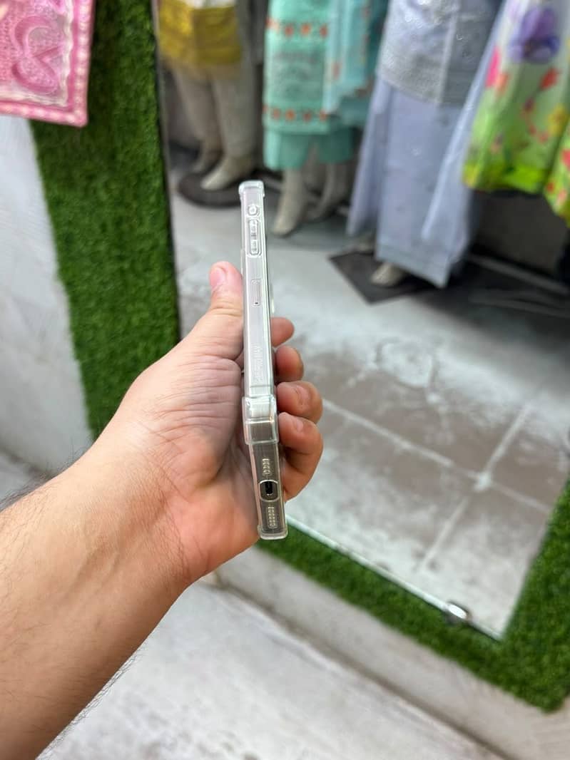 Apple iPhone 15 Pro Max 1
