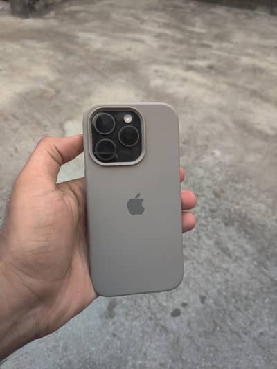 Apple iPhone 15 Pro 128GB - 10/10 Mint - Dubai Purchase