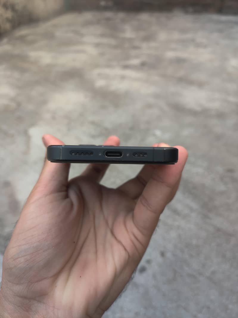 Apple iPhone 15 Pro 128GB - 10/10 Mint - Dubai Purchase 4
