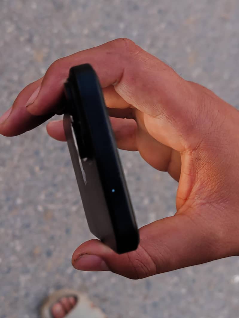Apple iPhone 15 4