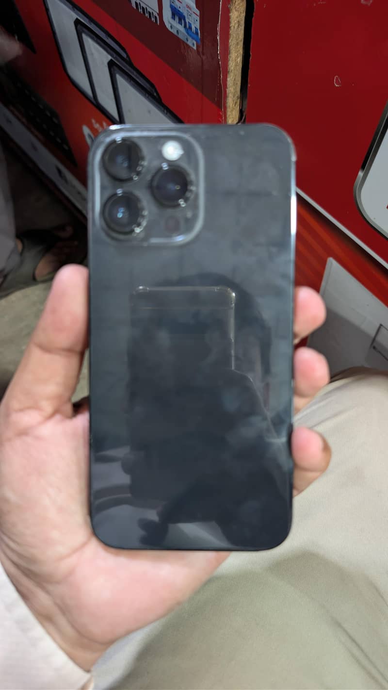 Apple iPhone 14 Pro Max 0