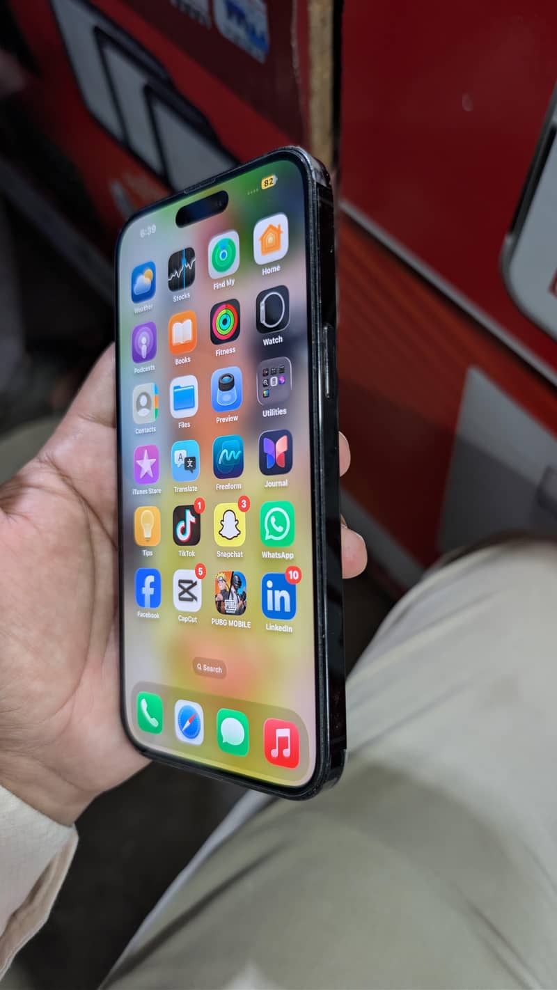 Apple iPhone 14 Pro Max 1