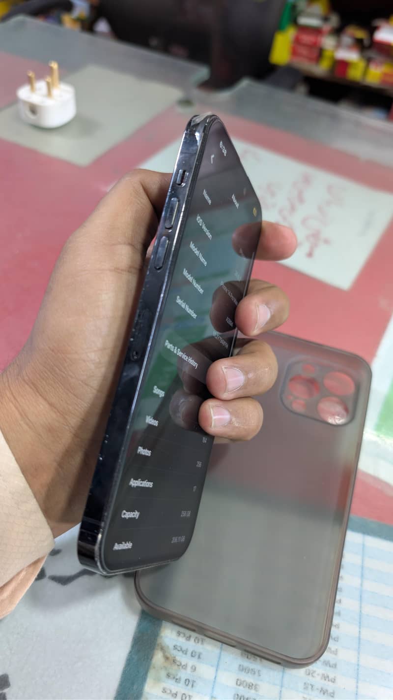Apple iPhone 14 Pro Max 3