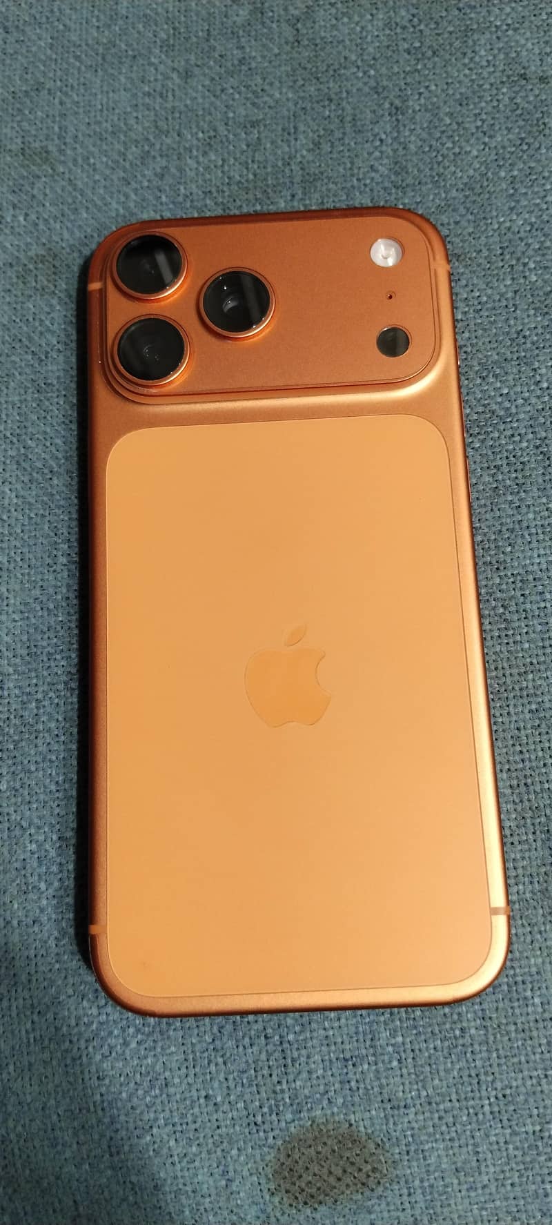 Apple iPhone 17 Pro Max 1