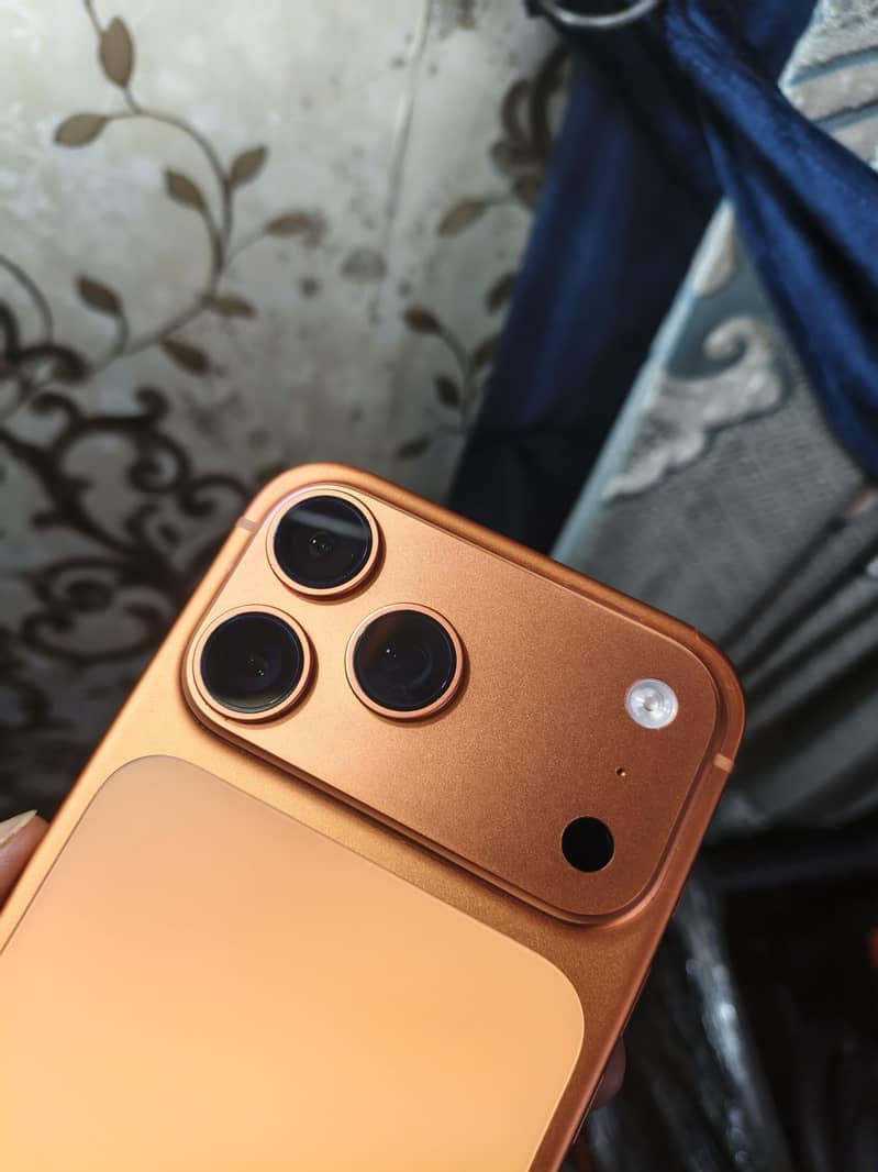 Apple iPhone 17 Pro Max 6