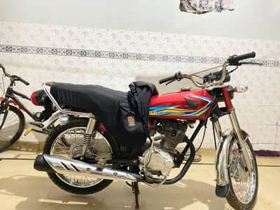 selling my cg 125 karachi all documents cplc clear.