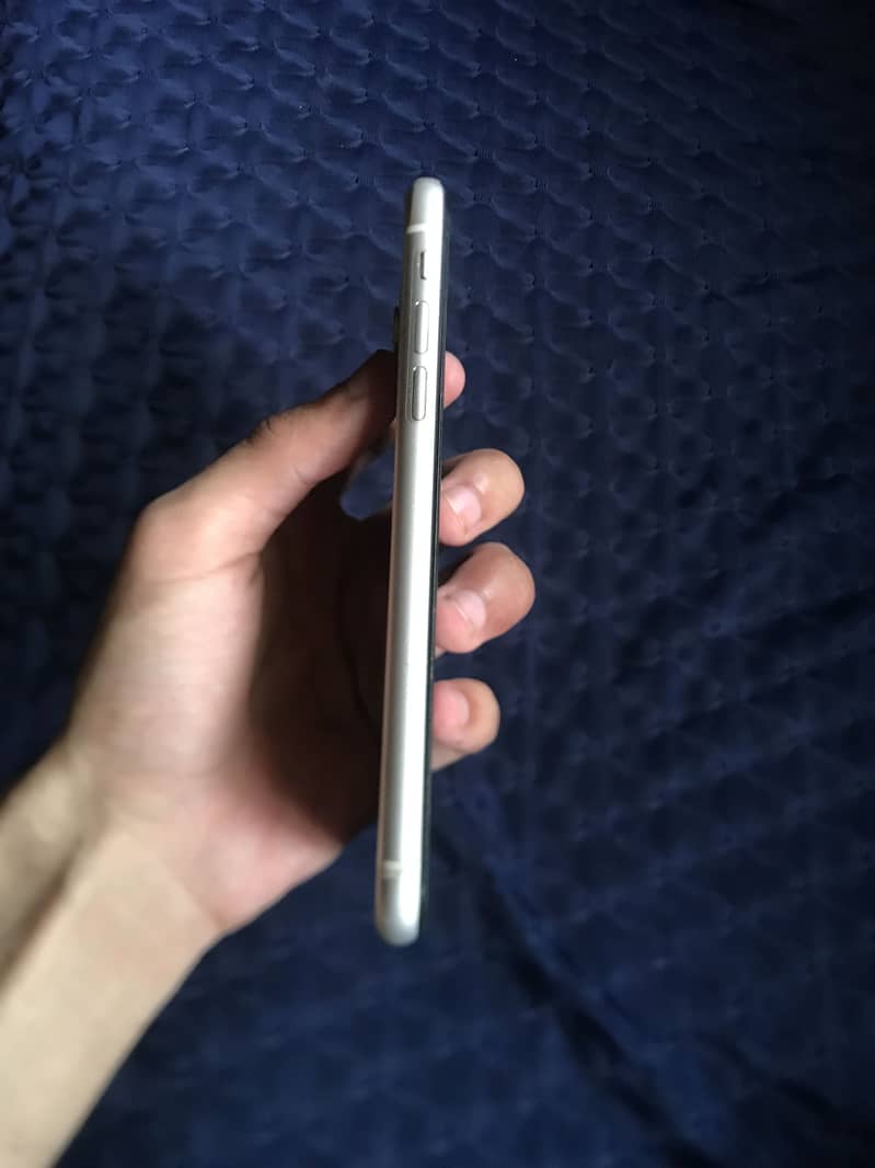 Apple iPhone 11 5