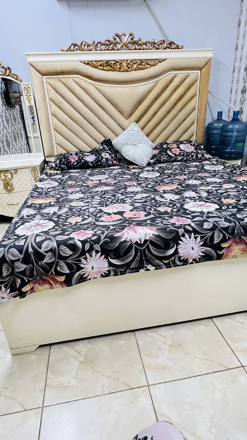 King Size Bed 10