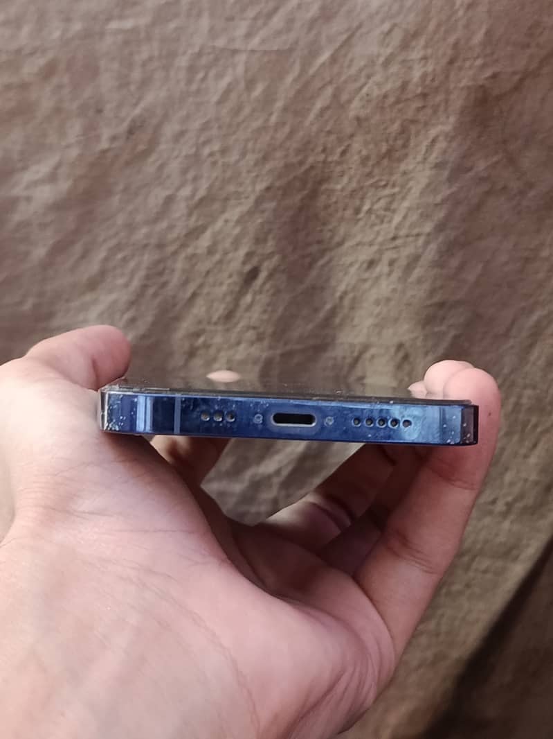Apple iPhone 13 Pro 4