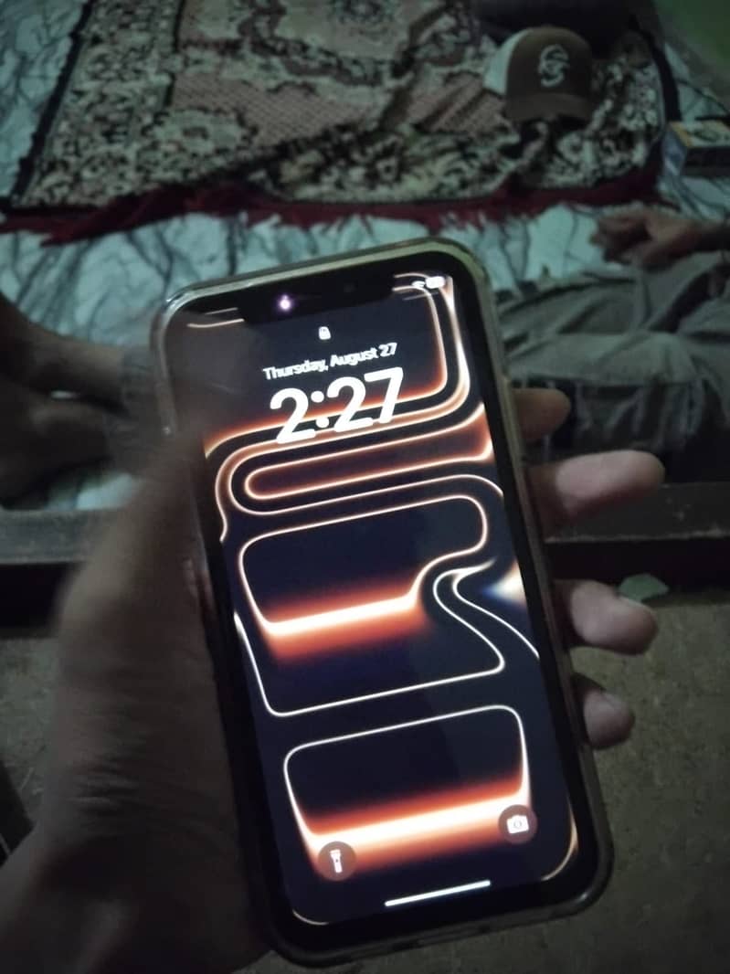 iPhone XR 1