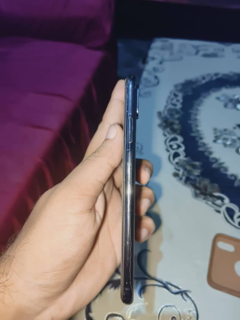 Apple iPhone XS Max 3