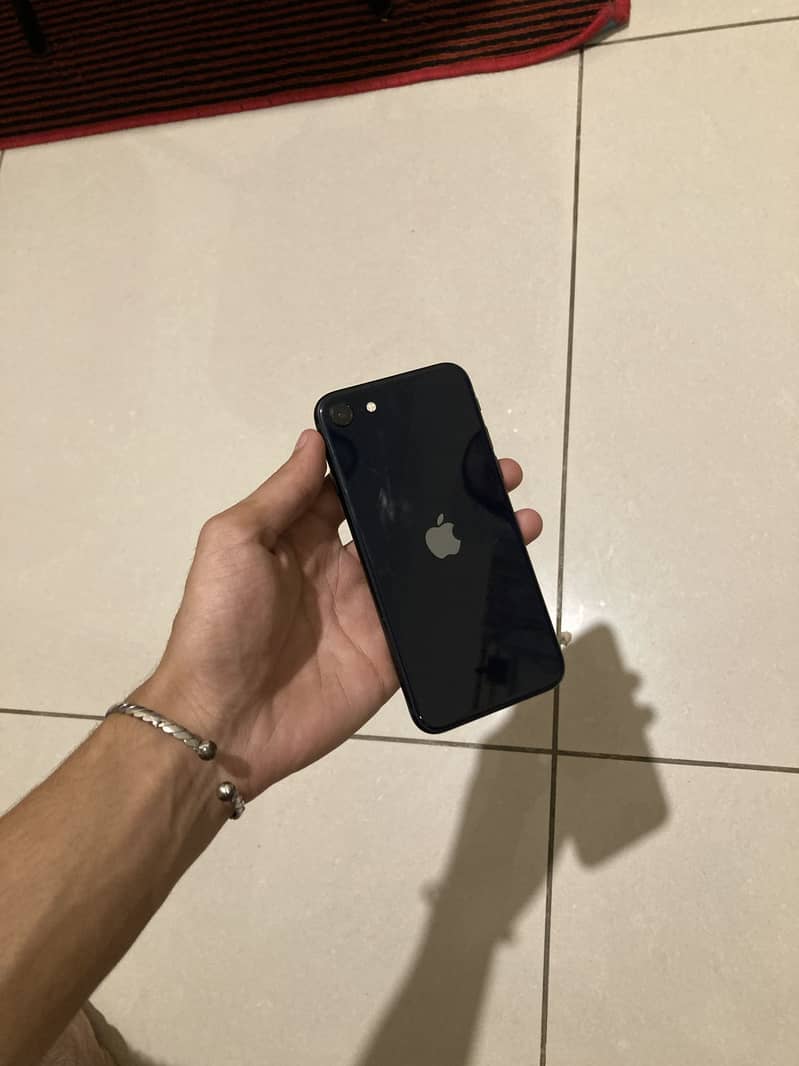 Apple iPhone SE 3